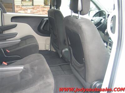 2016 Dodge Grand Caravan SE Plus  SE Plus, LOW 48,000 MILES. - Photo 22 - North Platte, NE 69101