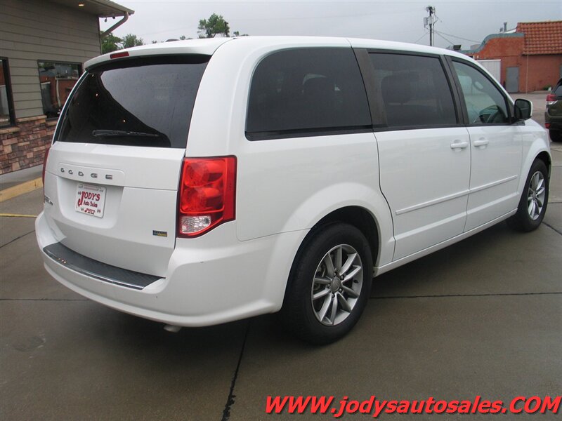 2016 Dodge Grand Caravan SE Plus photo 23