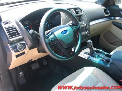 2017 Ford Explorer - Photo 2 - North Platte, NE 69101