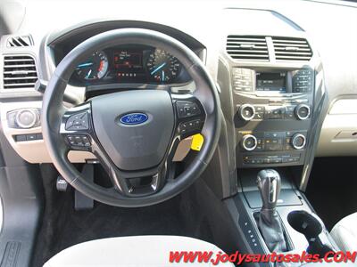 2018 Ford Explorer 4X4, 3RD ROW SEATING - Photo 8 - North Platte, NE 69101