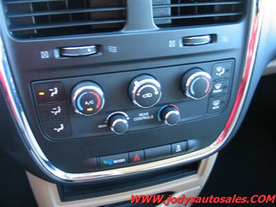 2014 Dodge Grand Caravan  SE, FWD,  STOW & GO, 3.6 L V-6, LOW 12,000 MIL - Photo 14 - North Platte, NE 69101