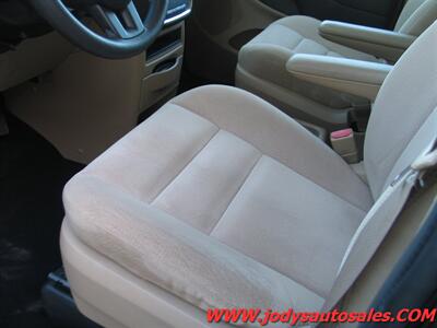 2014 Dodge Grand Caravan  SE, FWD,  STOW & GO, 3.6 L V-6, LOW 12,000 MIL - Photo 4 - North Platte, NE 69101