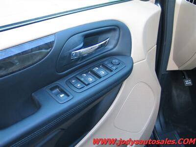2014 Dodge Grand Caravan  SE, FWD,  STOW & GO, 3.6 L V-6, LOW 12,000 MIL - Photo 3 - North Platte, NE 69101