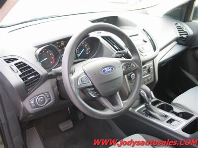 2018 Ford Escape 4DR, AWD, XM RADIO, 53,000 LOW MILES SE, 4DR, AWD, XM RADIO, 53,000 LOW MILES - Photo 2 - North Platte, NE 69101