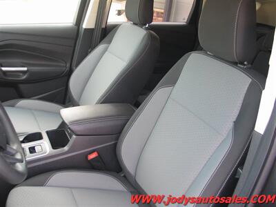 2018 Ford Escape 4DR, AWD, XM RADIO, 53,000 LOW MILES SE, 4DR, AWD, XM RADIO, 53,000 LOW MILES - Photo 5 - North Platte, NE 69101