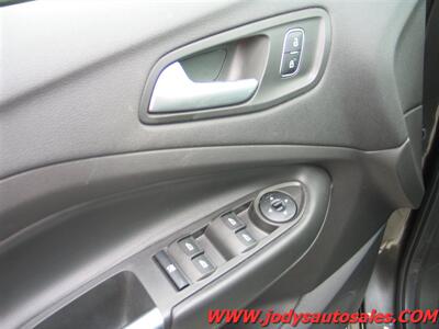 2018 Ford Escape 4DR, AWD, XM RADIO, 53,000 LOW MILES SE, 4DR, AWD, XM RADIO, 53,000 LOW MILES - Photo 3 - North Platte, NE 69101