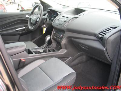 2018 Ford Escape 4DR, AWD, XM RADIO, 53,000 LOW MILES SE, 4DR, AWD, XM RADIO, 53,000 LOW MILES - Photo 27 - North Platte, NE 69101