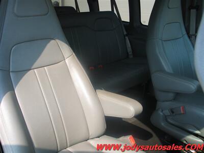 2019 Chevrolet Express LS 3500  LS 3500, 6.0 V-8, 15 PASSENGER - Photo 24 - North Platte, NE 69101