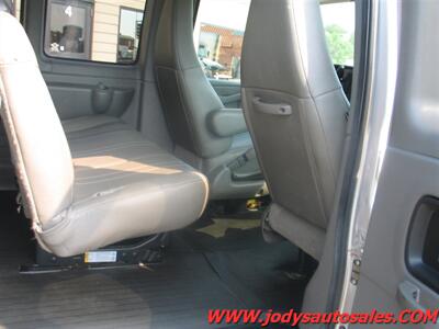 2019 Chevrolet Express LS 3500  LS 3500, 6.0 V-8, 15 PASSENGER - Photo 27 - North Platte, NE 69101