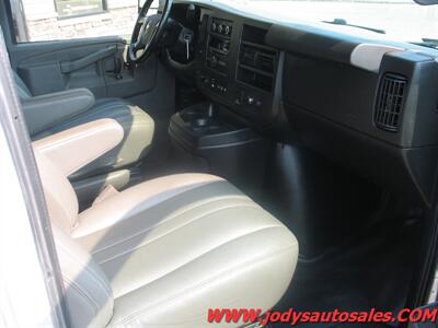 2019 Chevrolet Express LS 3500  LS 3500, 6.0 V-8, 15 PASSENGER - Photo 23 - North Platte, NE 69101