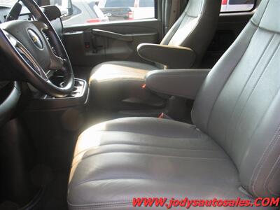 2019 Chevrolet Express LS 3500  LS 3500, 6.0 V-8, 15 PASSENGER - Photo 5 - North Platte, NE 69101