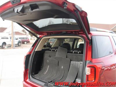 2023 GMC Acadia Denali  Denali ,  heated & Cool Seats, Sunroof - Photo 44 - North Platte, NE 69101