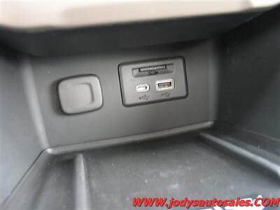 2023 GMC Acadia Denali  Denali ,  heated & Cool Seats, Sunroof - Photo 31 - North Platte, NE 69101