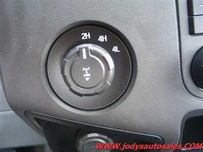 2015 Ford F-250  XL, REG CAB, 4X4, 8'  BED, Very Low 19,000  Miles - Photo 13 - North Platte, NE 69101
