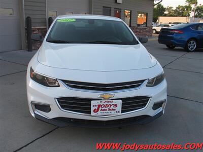 2017 Chevrolet Malibu LS   - Photo 32 - North Platte, NE 69101