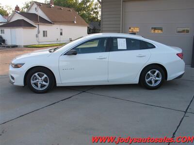 2017 Chevrolet Malibu LS   - Photo 27 - North Platte, NE 69101