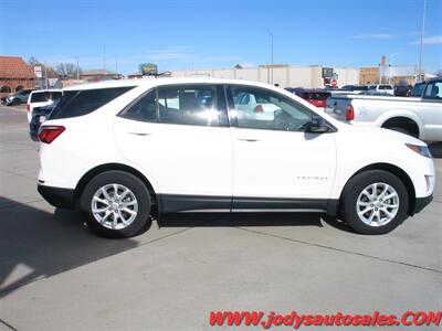 2018 Chevrolet Equinox LS  LS, AWD, Hail Damage - Photo 29 - North Platte, NE 69101