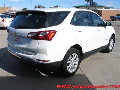 2018 Chevrolet Equinox LS  LS, AWD, Hail Damage - Photo 28 - North Platte, NE 69101