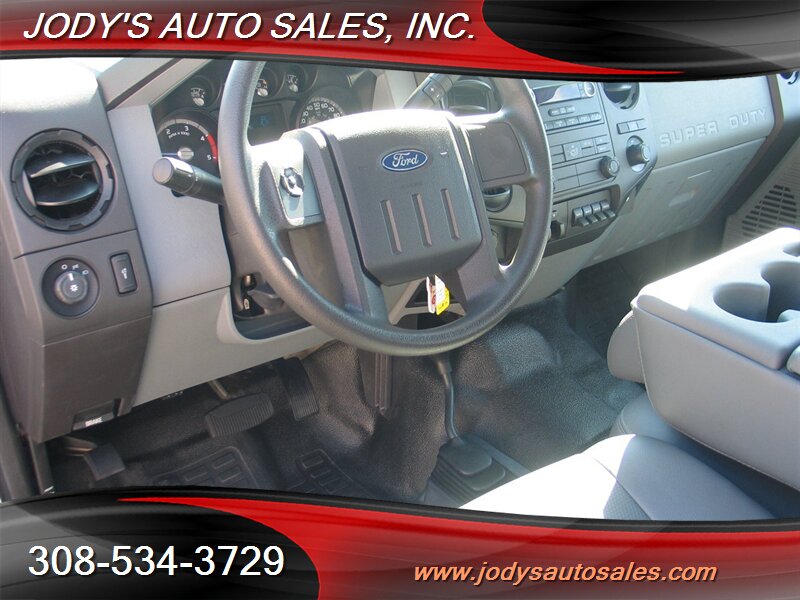 2011 FORD F450SD Crew Cab  Crew Cab, DRW, 4x4 Diesel, LOW MILES 26,000