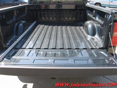 2017 Chevrolet Silverado 1500 Work Truck W/T, 1500, 4X2, LOW, LOW 31,000 MILES - Photo 26 - North Platte, NE 69101