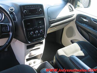 2016 Dodge Grand Caravan SE SE, FWD, V-6, SUPER LOW 10,000 MILES - Photo 7 - North Platte, NE 69101