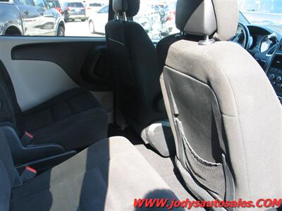 2016 Dodge Grand Caravan SE SE, FWD, V-6, SUPER LOW 10,000 MILES - Photo 26 - North Platte, NE 69101