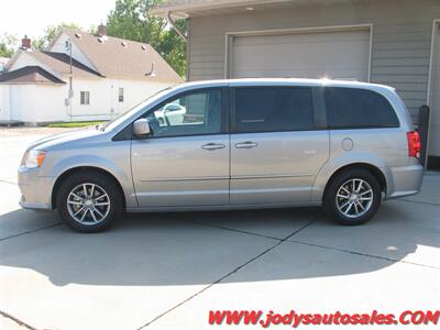 2016 Dodge Grand Caravan SE SE, FWD, V-6, SUPER LOW 10,000 MILES - Photo 29 - North Platte, NE 69101