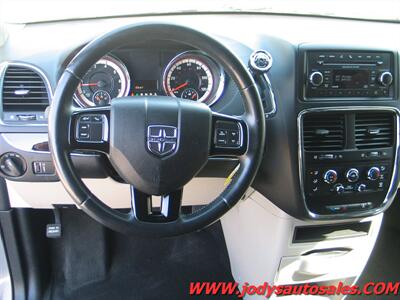 2016 Dodge Grand Caravan SE SE, FWD, V-6, SUPER LOW 10,000 MILES - Photo 8 - North Platte, NE 69101