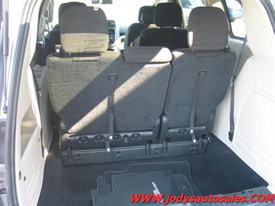 2016 Dodge Grand Caravan SE SE, FWD, V-6, SUPER LOW 10,000 MILES - Photo 27 - North Platte, NE 69101