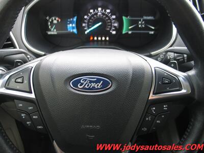 2018 Ford Edge Titanium  Titanium, 4x4, Sunroof, Headed Seats, Nav - Photo 18 - North Platte, NE 69101
