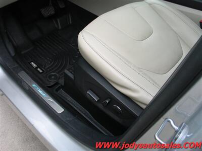 2018 Ford Edge Titanium  Titanium, 4x4, Sunroof, Headed Seats, Nav - Photo 4 - North Platte, NE 69101