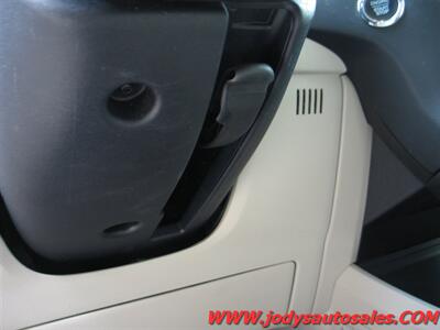 2018 Ford Edge Titanium  Titanium, 4x4, Sunroof, Headed Seats, Nav - Photo 10 - North Platte, NE 69101