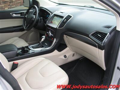 2018 Ford Edge Titanium  Titanium, 4x4, Sunroof, Headed Seats, Nav - Photo 28 - North Platte, NE 69101
