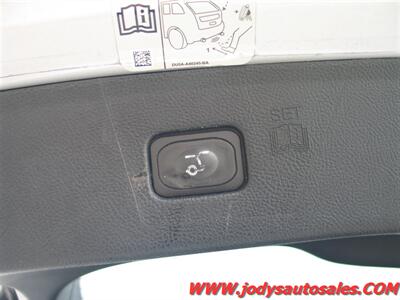 2018 Ford Edge Titanium  Titanium, 4x4, Sunroof, Headed Seats, Nav - Photo 35 - North Platte, NE 69101