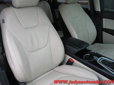 2018 Ford Edge Titanium  Titanium, 4x4, Sunroof, Headed Seats, Nav - Photo 29 - North Platte, NE 69101
