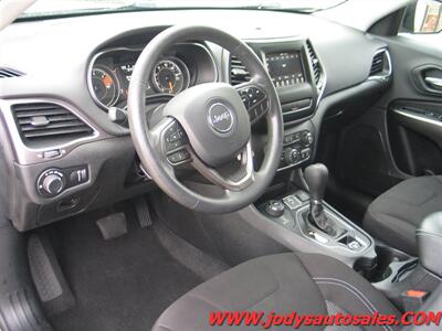 2020 Jeep Cherokee Latitude, 4X4, 2.4L I4 - Photo 2 - North Platte, NE 69101