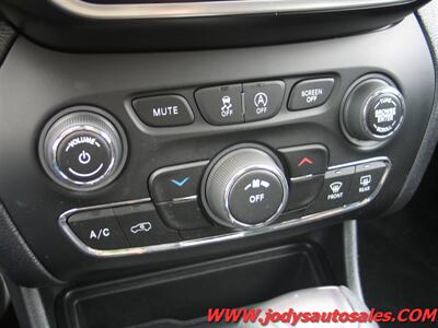 2020 Jeep Cherokee Latitude, 4X4, 2.4L I4 - Photo 17 - North Platte, NE 69101