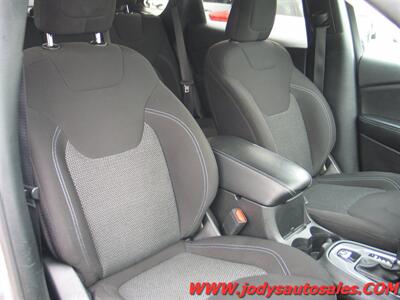 2020 Jeep Cherokee Latitude, 4X4, 2.4L I4 - Photo 24 - North Platte, NE 69101