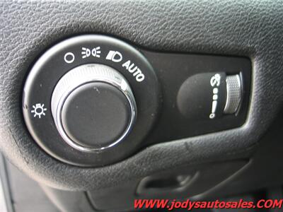 2020 Jeep Cherokee Latitude, 4X4, 2.4L I4 - Photo 6 - North Platte, NE 69101