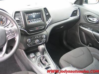2020 Jeep Cherokee Latitude, 4X4, 2.4L I4 - Photo 22 - North Platte, NE 69101
