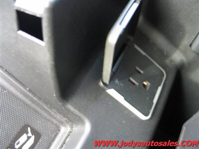 2023 GMC Sierra 1500 Elevation, 4DR CREW CAB. HEATED SEATS, 29,000 MILES - Photo 32 - North Platte, NE 69101