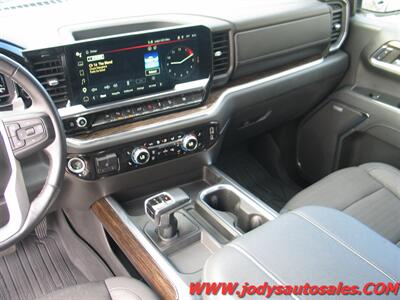 2023 GMC Sierra 1500 Elevation, 4DR CREW CAB. HEATED SEATS, 29,000 MILES - Photo 9 - North Platte, NE 69101