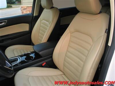 2015 Ford Edge  SEL AWD 4DR. - Photo 5 - North Platte, NE 69101