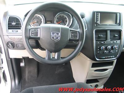 2018 Dodge Grand Caravan SE  SE, BACKUP CAMERA, BLUETOOTH, LOW 72,000 MILES - Photo 6 - North Platte, NE 69101