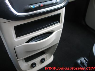 2018 Dodge Grand Caravan SE  SE, BACKUP CAMERA, BLUETOOTH, LOW 72,000 MILES - Photo 20 - North Platte, NE 69101