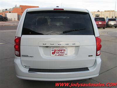 2018 Dodge Grand Caravan SE  SE, BACKUP CAMERA, BLUETOOTH, LOW 72,000 MILES - Photo 31 - North Platte, NE 69101