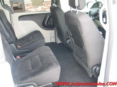 2018 Dodge Grand Caravan SE  SE, BACKUP CAMERA, BLUETOOTH, LOW 72,000 MILES - Photo 24 - North Platte, NE 69101