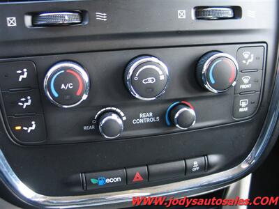 2016 Dodge Grand Caravan SXT, POWER DOORS, Backup cam. LOW 67,000 MILES - Photo 17 - North Platte, NE 69101