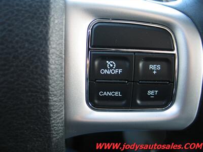 2016 Dodge Grand Caravan SXT, POWER DOORS, Backup cam. LOW 67,000 MILES - Photo 10 - North Platte, NE 69101