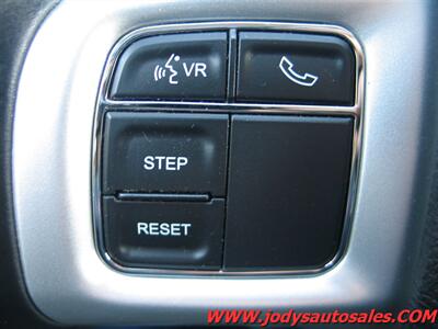 2016 Dodge Grand Caravan SXT, POWER DOORS, Backup cam. LOW 67,000 MILES - Photo 9 - North Platte, NE 69101